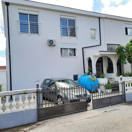 Studio Apartments Jupo Ulcinj Bagian luar foto