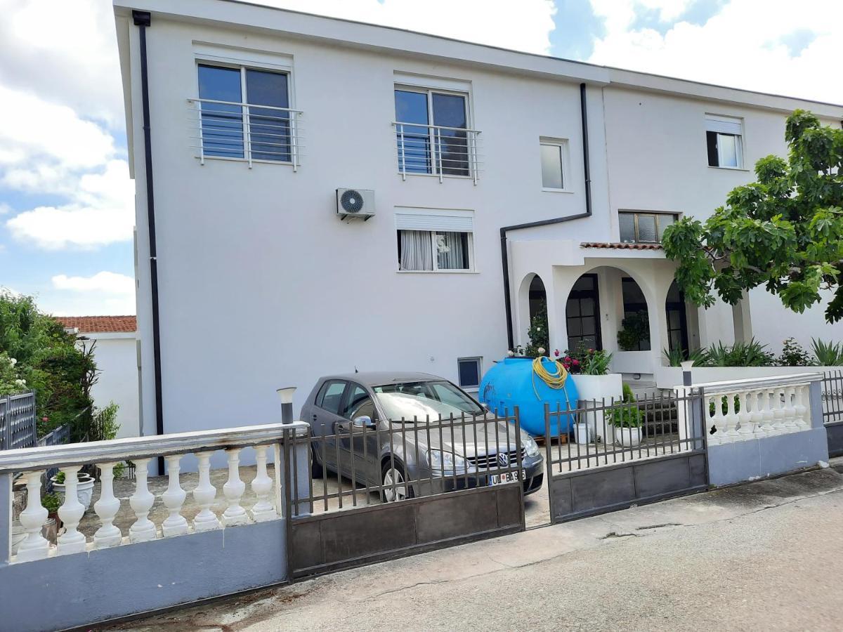 Studio Apartments Jupo Ulcinj Bagian luar foto