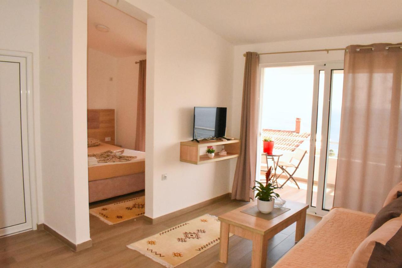 Studio Apartments Jupo Ulcinj Bagian luar foto