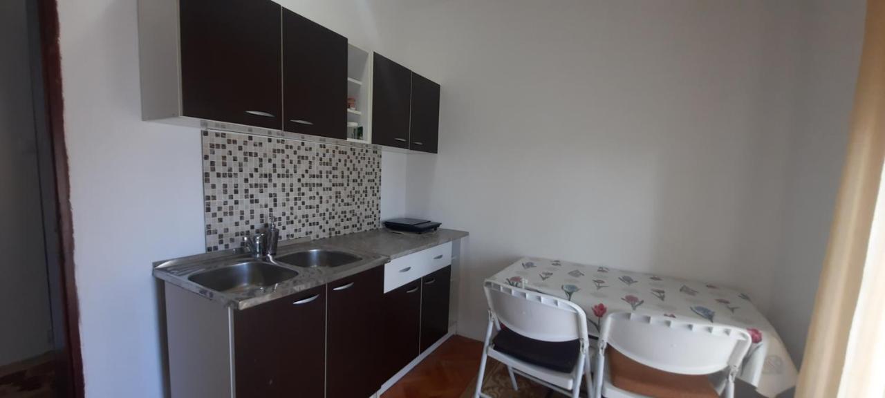 Studio Apartments Jupo Ulcinj Bagian luar foto