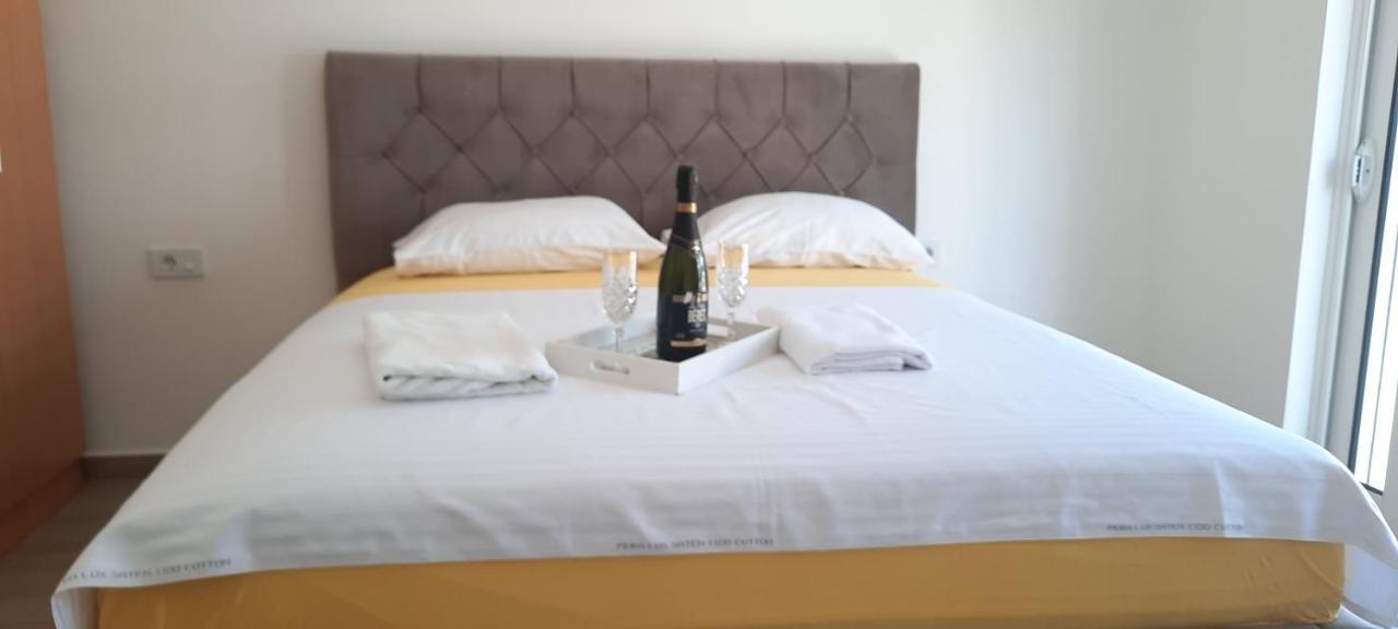 Studio Apartments Jupo Ulcinj Bagian luar foto