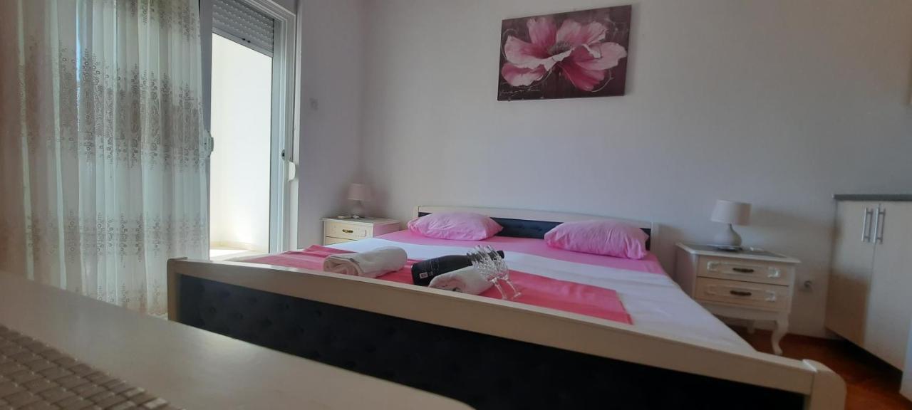 Studio Apartments Jupo Ulcinj Bagian luar foto