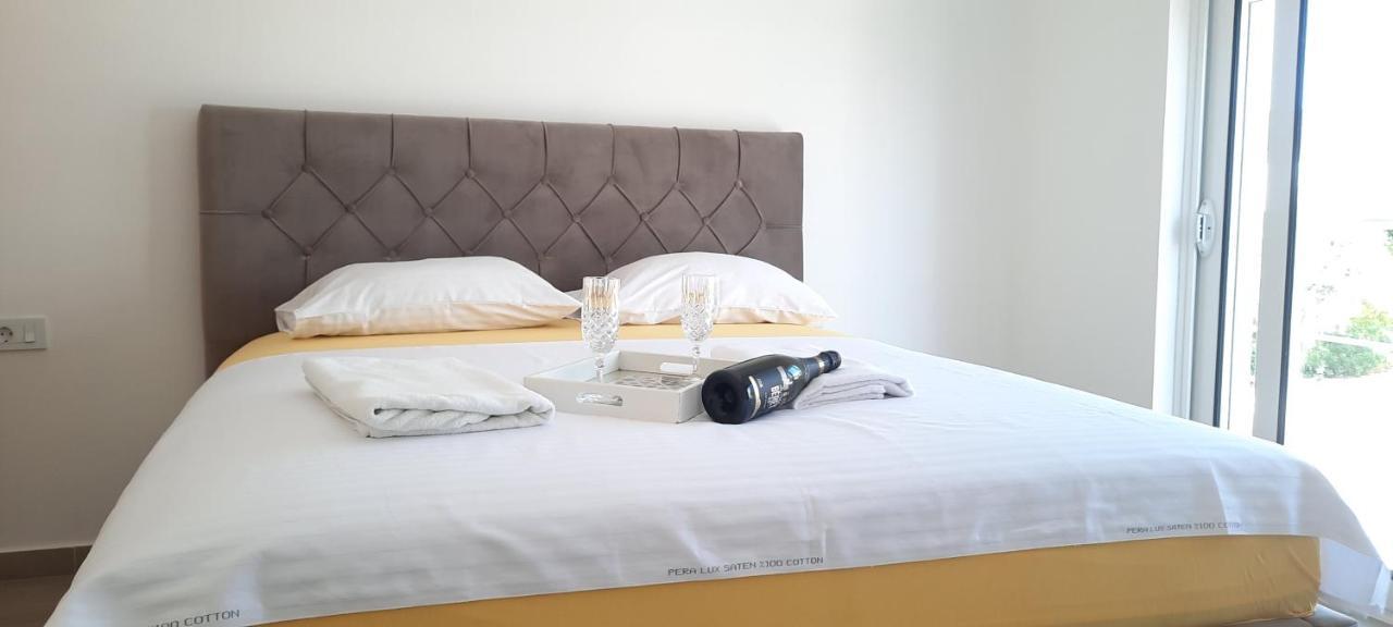 Studio Apartments Jupo Ulcinj Bagian luar foto