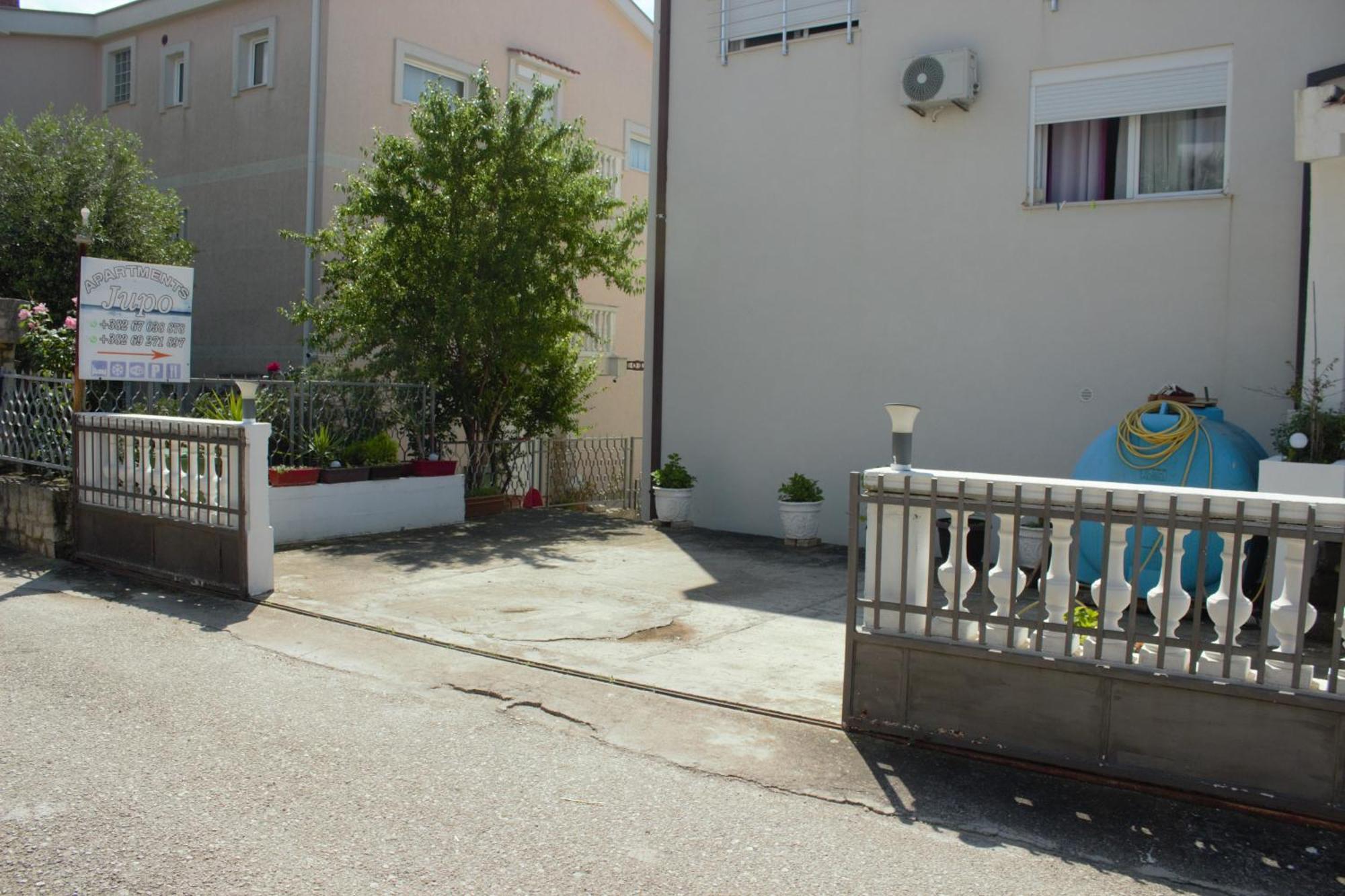 Studio Apartments Jupo Ulcinj Bagian luar foto